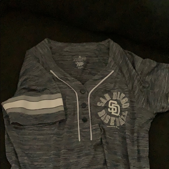 4/$20 🛍Like New MLB San Diego Baseball Tee - Picture 3 of 4
